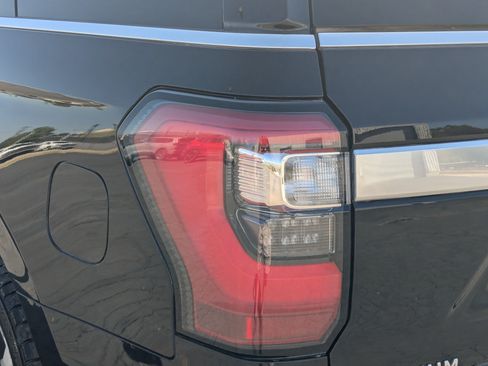 Used 2020 Ford Expedition Platinum AWD/4WD image 11
