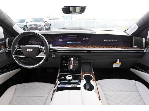 New 2026 Cadillac Escalade ESV Platinum Sport w/ LPO, ONYX Package image 9