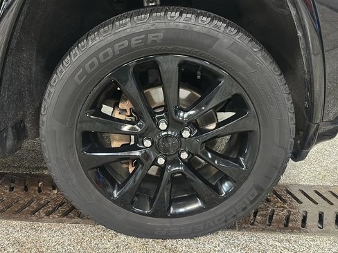 Used 2020 Jeep Grand Cherokee Altitude image 9