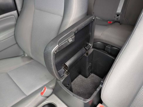 Used 2012 Toyota Tacoma 4x4 Double Cab image 23