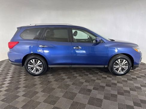 Used 2020 Nissan Pathfinder SL AWD/4WD image 4