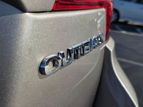 Used 2015 Subaru Outback 2.5i Limited AWD/4WD image 10