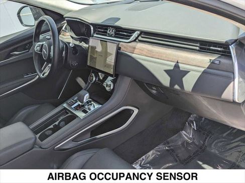 Used 2023 Jaguar F-PACE S image 33