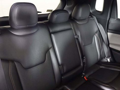 Used 2023 Jeep Compass Limited image 34