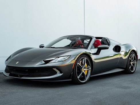 Used 2023 Ferrari 296 GTS RWD image 13