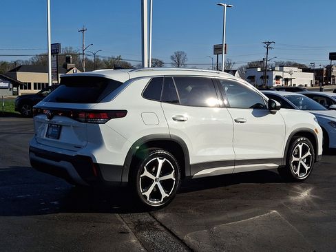 Certified 2025 Volkswagen Tiguan SE AWD/4WD image 6
