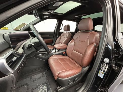 Used 2024 Kia Telluride SX image 10
