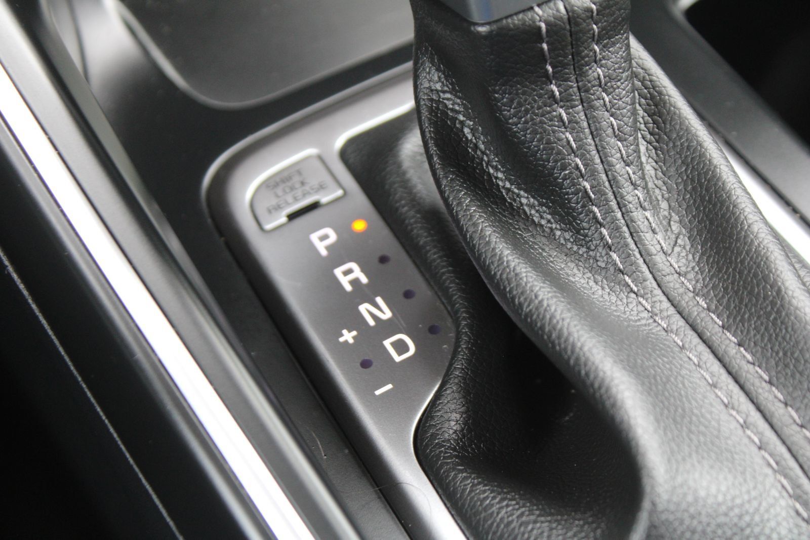 Certified 2025 Kia Sorento S FWD image 34