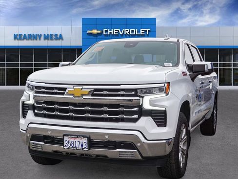 Used 2023 Chevrolet Silverado 1500 LTZ w/ LTZ Premium Package AWD/4WD image 3