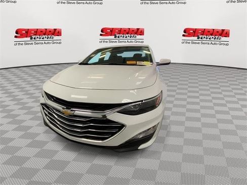 Used 2024 Chevrolet Malibu LT image 4
