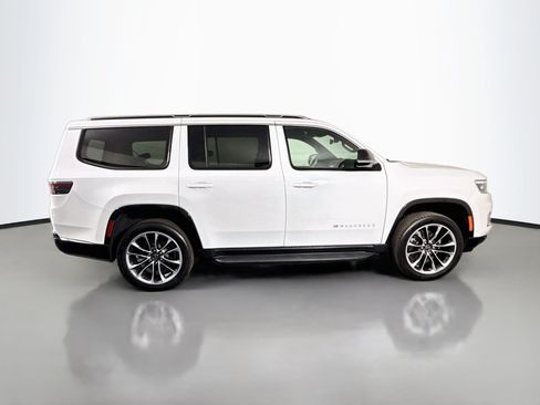 Used 2024 Jeep Wagoneer Series III AWD/4WD image 11
