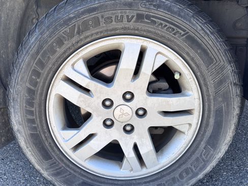Used 2004 Mitsubishi Endeavor LS AWD/4WD image 57