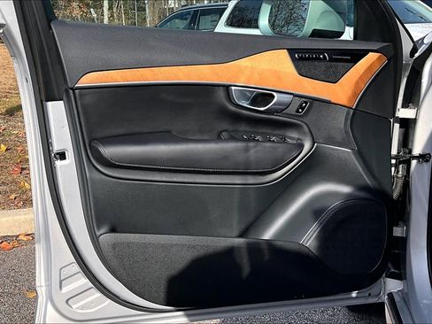 Certified 2024 Volvo XC90 B6 Plus w/ Protection Package Premier image 20