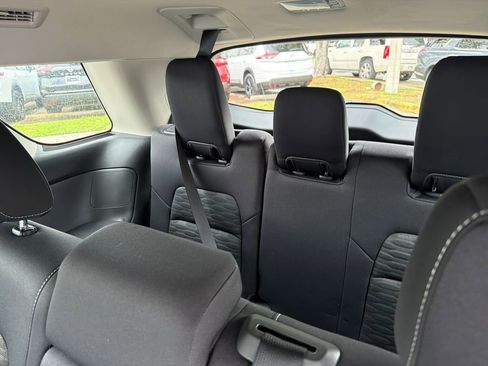 Used 2023 Nissan Pathfinder SV FWD image 31