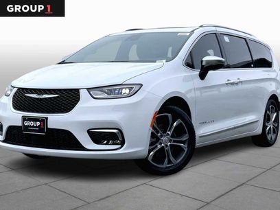 New 2026 Chrysler Pacifica Pinnacle