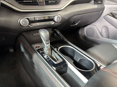 Used 2025 Nissan Altima 2.5 SR FWD image 16