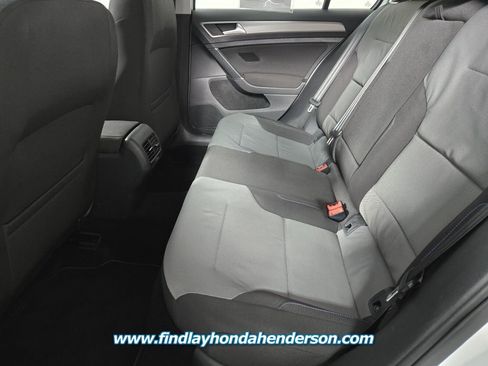 Used 2016 Volkswagen e-Golf SE image 10