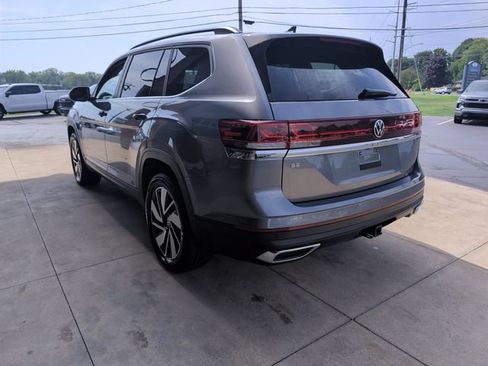Used 2025 Volkswagen Atlas SE FWD image 6