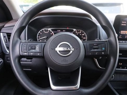 Certified 2023 Nissan Rogue SV image 10