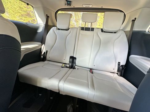 New 2026 Kia Carnival EX image 27