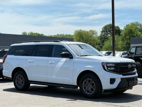 Used 2025 Ford Expedition Max Active AWD/4WD image 45