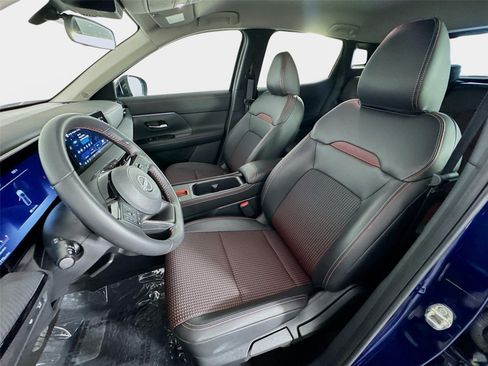 Certified 2026 Nissan Kicks SR FWD image 11