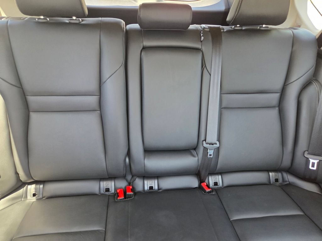 Used 2023 Nissan Rogue SL AWD/4WD image 31