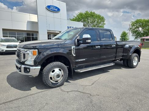Used 2022 Ford F350 Lariat w/ Chrome Package AWD/4WD image 2