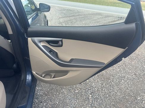 Used 2016 Hyundai Elantra SE FWD image 18