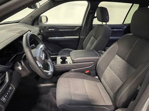 Used 2025 GMC Acadia Elevation image 3