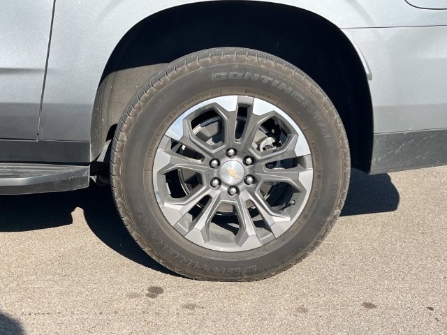 Certified 2025 Chevrolet Suburban LT w/ Comfort Package AWD/4WD image 10