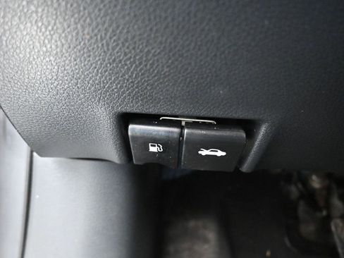 Used 2015 Nissan Sentra SV FWD image 26