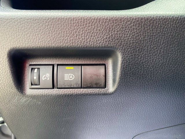 Used 2024 Toyota RAV4 XLE AWD/4WD image 9