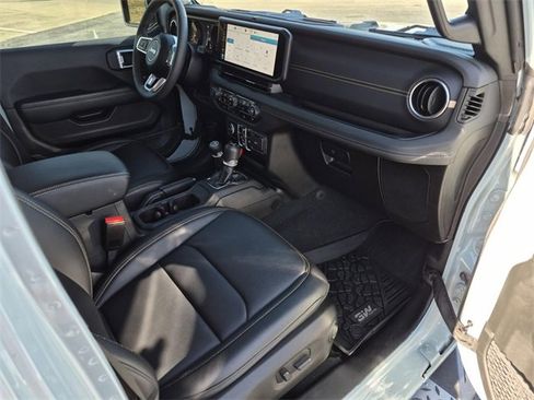 Used 2024 Jeep Wrangler Sahara image 10
