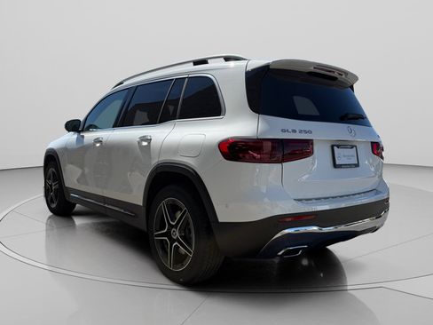 New 2026 Mercedes-Benz GLB 250 4MATIC image 3