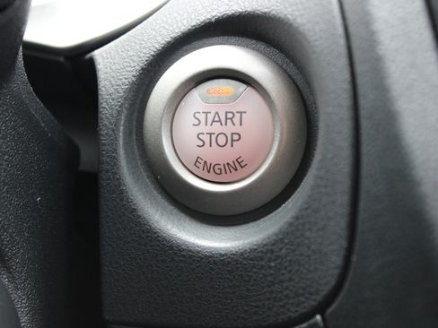 Used 2011 Nissan Juke SL w/ Sport Pkg AWD/4WD image 17