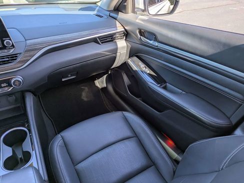 Used 2021 Nissan Altima 2.5 SL FWD image 18