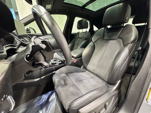 Used 2022 Audi SQ5 Premium image 19