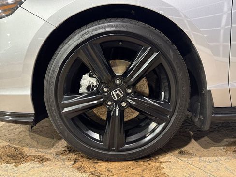 Used 2025 Honda Accord Sport image 10