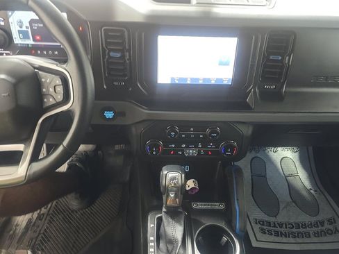 Used 2022 Ford Bronco Black Diamond AWD/4WD image 11