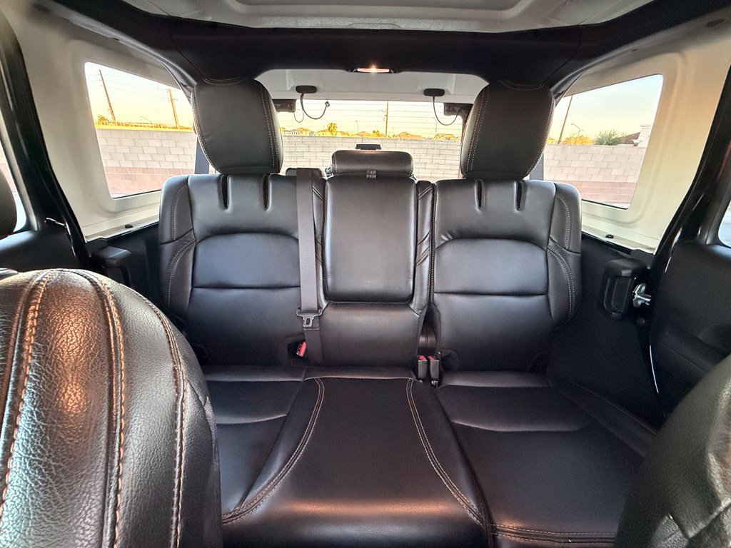 Used 2024 Jeep Wrangler Unlimited AWD/4WD image 16