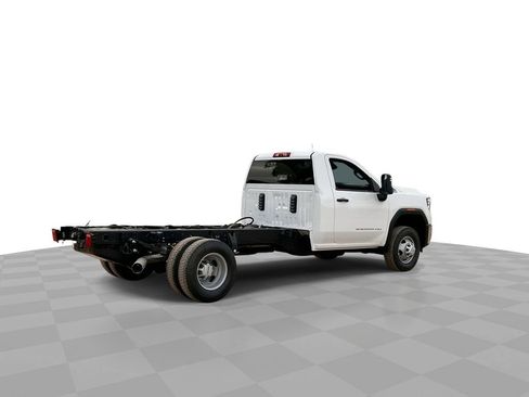 New 2026 GMC Sierra 3500 Pro w/ Convenience Package image 8