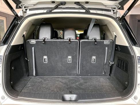 Used 2022 Nissan Pathfinder SL AWD/4WD image 24