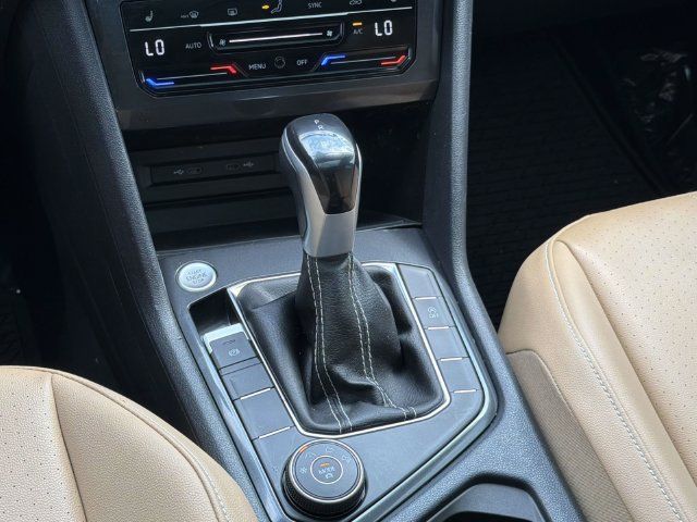 Used 2023 Volkswagen Tiguan SE w/ Panoramic Sunroof Package AWD/4WD image 23