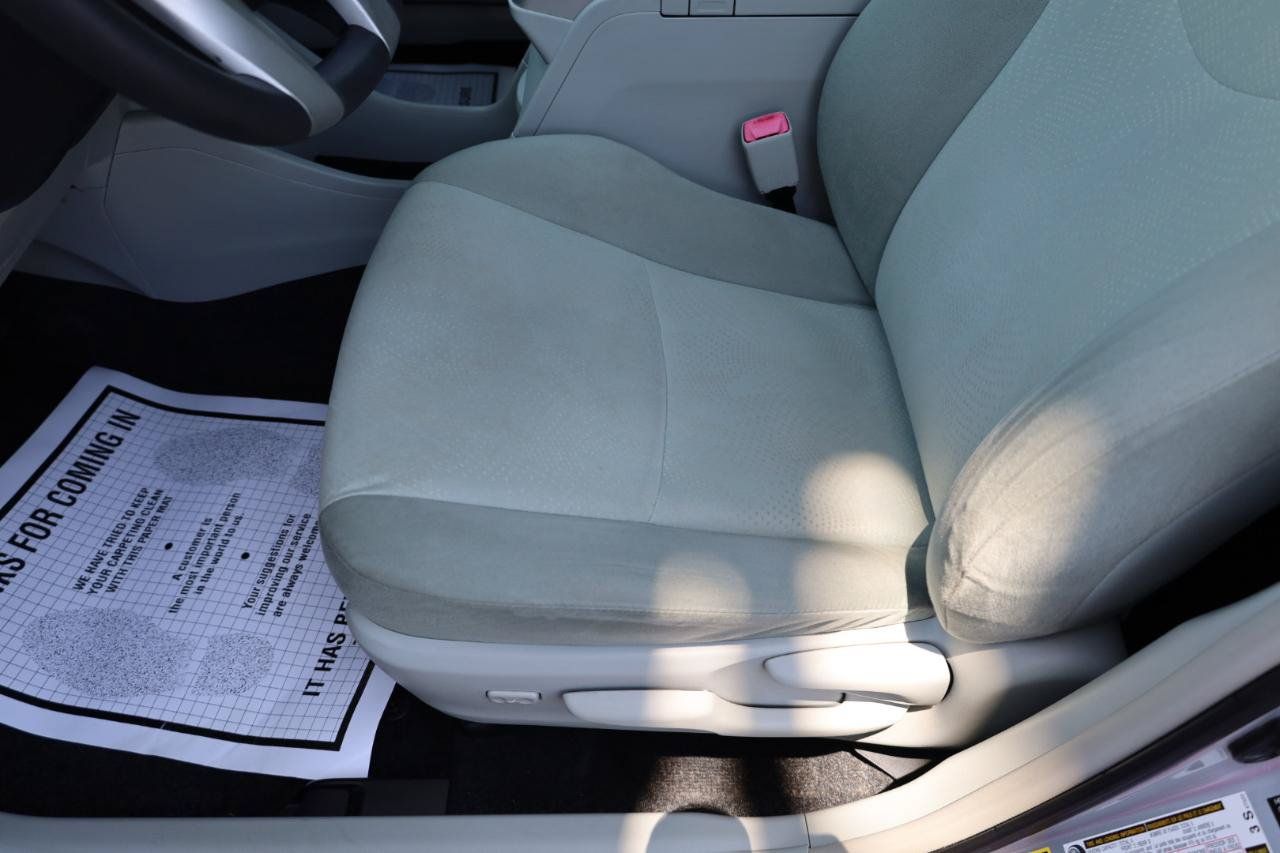 Used 2012 Toyota Prius V FWD image 7