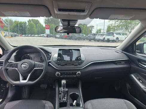Certified 2022 Nissan Altima 2.5 SV FWD image 28
