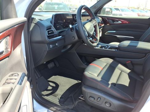 New 2026 Chevrolet Traverse RS w/ LPO, Floor Liner Package image 9