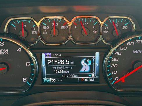 Used 2015 Chevrolet Suburban LT w/ Luxury Package AWD/4WD image 20