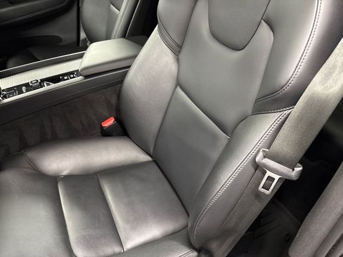 Used 2024 Volvo XC60 B5 Core w/ Climate Package image 29