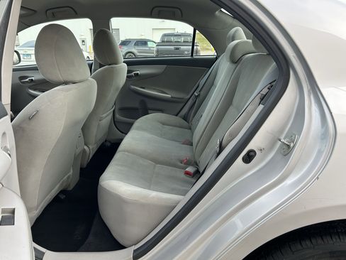 Used 2013 Toyota Corolla LE image 16